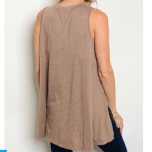 Dark tan, flowing tank, great under layer - Picture 2 of 2